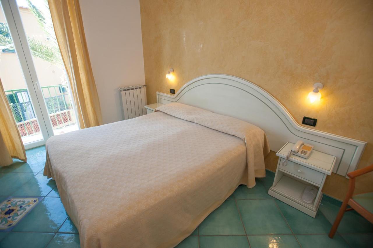 Hotel Villa Sirena - Thermae & Spa Ischia Extérieur photo