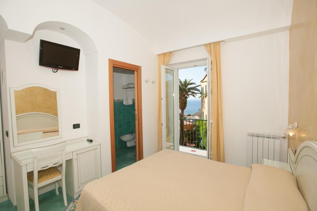 Hotel Villa Sirena - Thermae & Spa Ischia Extérieur photo